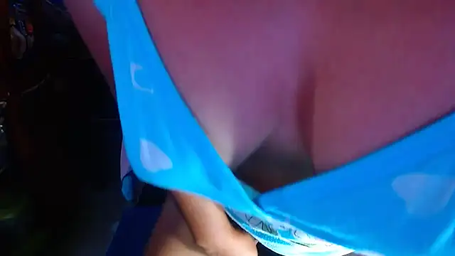 Snapshot of katrina26 chatting on December 17, 11:28 am katrina26 online show from December 17, 11:28 am