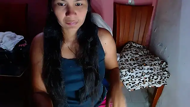 Snapshot of katrina26 chatting on December 29, 6:27 pm katrina26 online show from December 29, 6:27 pm