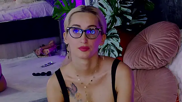 Snapshot of IsabelleEthan chatting on October 5, 1:48 am IsabelleEthan online show from October 5, 1:48 am