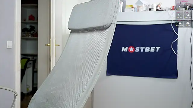 Snapshot of foxeslovefoxes chatting on December 8, 2:09 pm foxeslovefoxes online show from December 8, 2:09 pm