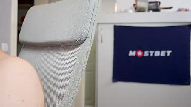 Snapshot of foxeslovefoxes chatting on December 14, 2:21 pm foxeslovefoxes online show from December 14, 2:21 pm