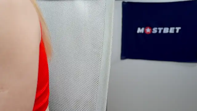 Snapshot of foxeslovefoxes chatting on January 6, 7:24 pm foxeslovefoxes online show from January 6, 7:24 pm