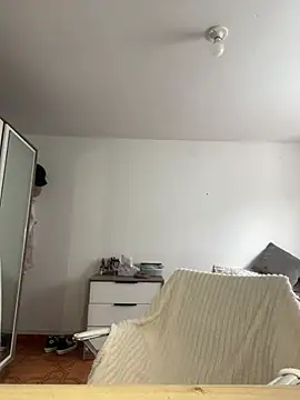 xlovelygirlx online show from February 15, 8:11 pm