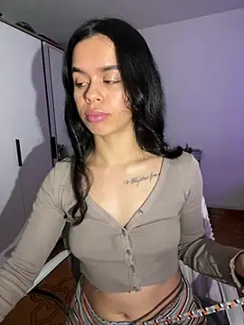 xlovelygirlx online show from February 15, 11:58 pm