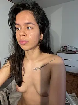 xlovelygirlx online show from February 22, 10:09 pm