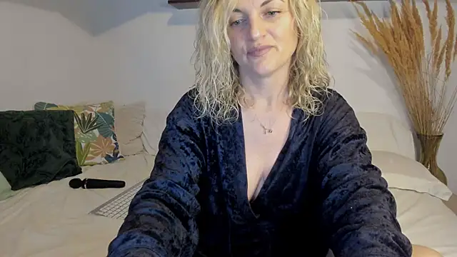 Jadore able online show from April 27, 1:58 am
