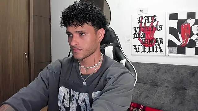 Alessandro Vanni online show from January 8, 2:25 am