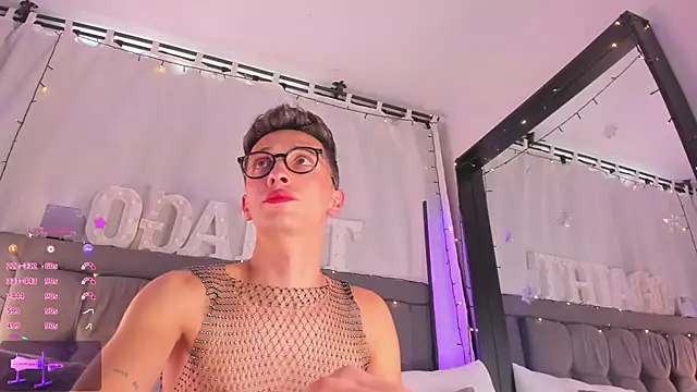 Thiago jones online show from February 4, 8:38 pm