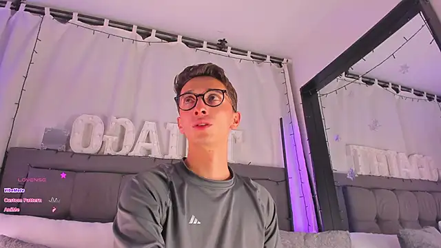 Thiago jones online show from February 19, 11:14 pm