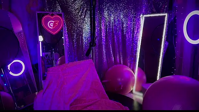 Snapshot of bimbotwerkqueen chatting on February 9, 5:08 am bimbotwerkqueen online show from February 9, 5:08 am