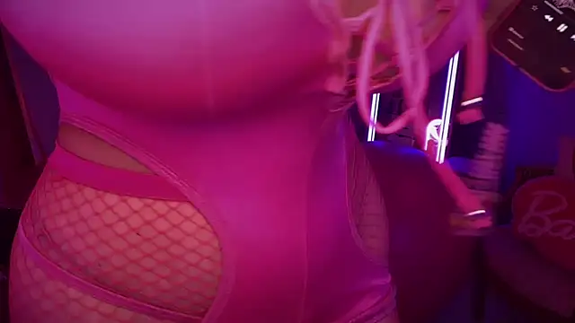 Snapshot of bimbotwerkqueen chatting on September 27, 12:04 am bimbotwerkqueen online show from September 27, 12:04 am