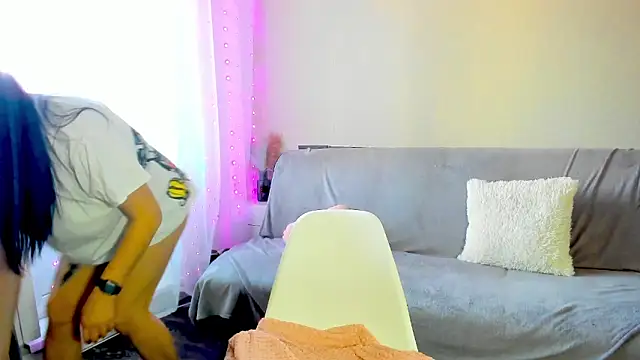 Snapshot of viki_love77 chatting on February 17, 3:36 am viki love77 online show from February 17, 3:36 am