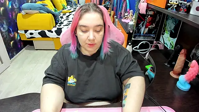 Softie Sofy online show from November 25, 3:28 am