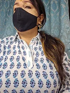 cute-tanvi online show from December 4, 1:48 am