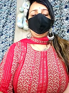 cute-tanvi online show from February 4, 1:22 am