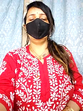 cute-tanvi online show from February 13, 1:23 am