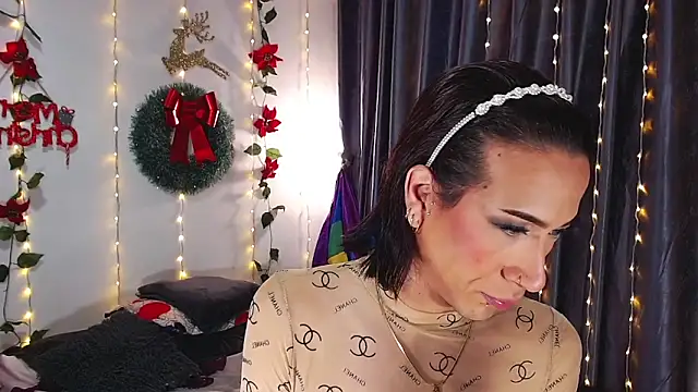Kenisha Sweet online show from December 10, 1:33 pm
