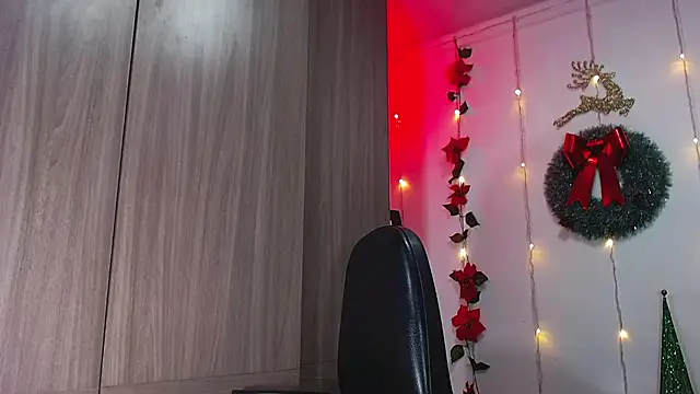Kenisha Sweet online show from December 11, 4:28 am