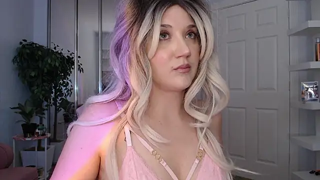 Snapshot of GoddessEmmy chatting on March 5, 9:22 pm GoddessEmmy online show from March 5, 9:22 pm