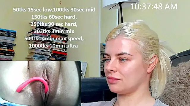 Snapshot of queenofthenighttt chatting on February 13, 9:38 am queenofthenighttt online show from February 13, 9:38 am