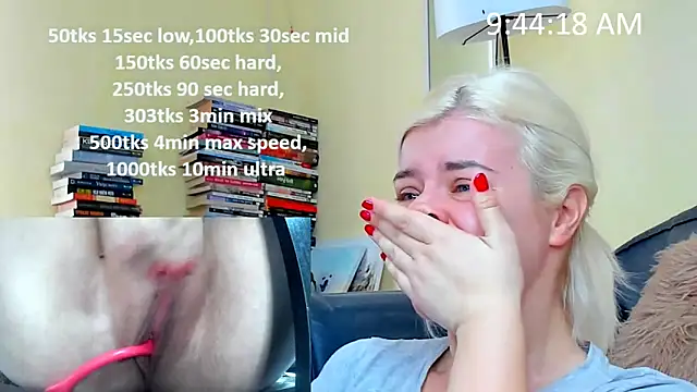 Snapshot of queenofthenighttt chatting on February 14, 8:44 am queenofthenighttt online show from February 14, 8:44 am