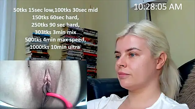 Snapshot of queenofthenighttt chatting on February 18, 9:27 am queenofthenighttt online show from February 18, 9:27 am