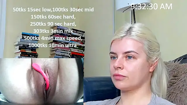 Snapshot of queenofthenighttt chatting on February 19, 8:32 am queenofthenighttt online show from February 19, 8:32 am