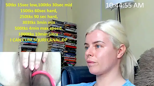 Snapshot of queenofthenighttt chatting on March 22, 9:45 am queenofthenighttt online show from March 22, 9:45 am