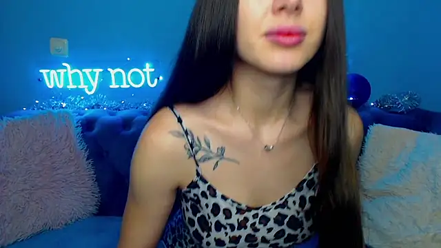 ViollinaLove online show from December 21, 5:47 am