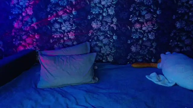 ViollinaLove online show from November 18, 10:03 pm