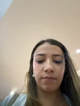 Snapshot of Hall_16 chatting on December 17, 10:32 pm Hall 16 online show from December 17, 10:32 pm