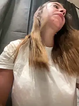 Snapshot of Hall_16 chatting on January 1, 2:30 am Hall 16 online show from January 1, 2:30 am