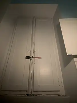 Snapshot of Hall_16 chatting on January 13, 10:03 pm Hall 16 online show from January 13, 10:03 pm