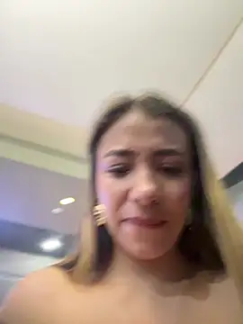 Snapshot of Hall_16 chatting on January 29, 12:43 am Hall 16 online show from January 29, 12:43 am