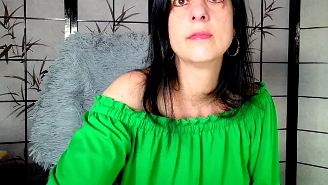 Snapshot of _Sweetlonglips_ chatting on January 17, 6:07 am Sweetlonglips online show from January 17, 6:07 am