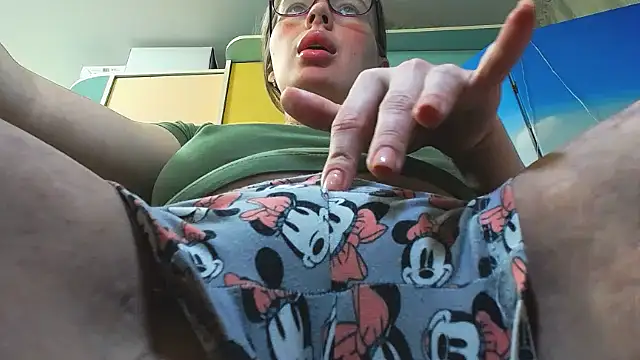 Snapshot of miaa_sunn chatting on November 30, 1:15 pm miaa sunn online show from November 30, 1:15 pm