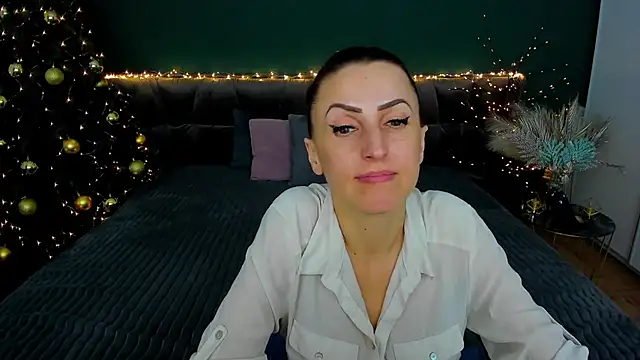 Rebecca Diamond online show from January 13, 9:52 am
