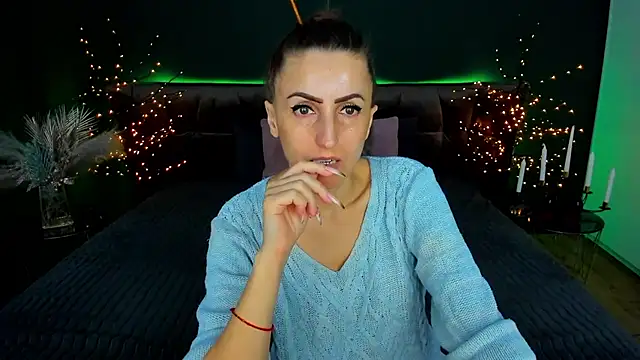 Rebecca Diamond online show from February 3, 6:40 am