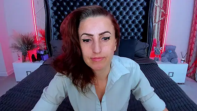 Rebecca Diamond online show from May 11, 5:46 am