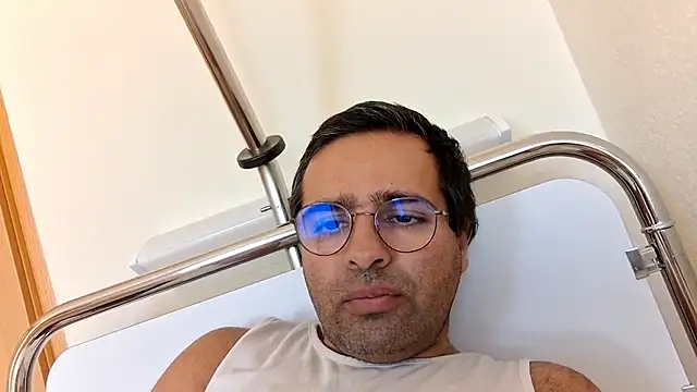 Snapshot of Azad64 chatting on March 2, 12:01 pm Azad64 online show from March 2, 12:01 pm