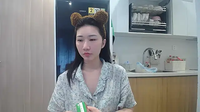 Asiagirll online show from May 7, 1:33 am