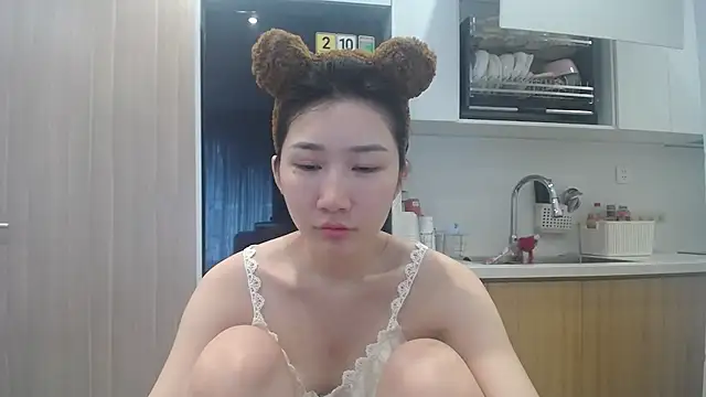 Asiagirll online show from May 18, 3:24 am