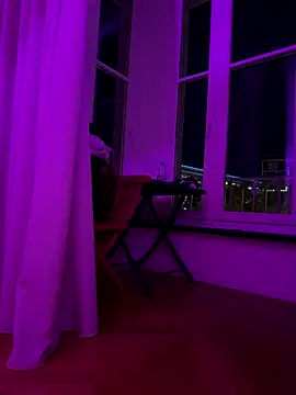 Snapshot of Pia_July_ chatting on November 6, 5:36 pm Pia July online show from November 6, 5:36 pm