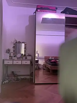 Snapshot of Pia_July_ chatting on February 5, 5:06 pm Pia July online show from February 5, 5:06 pm