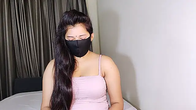 YourLovelyQueen online show from December 8, 5:29 am