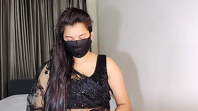 YourLovelyQueen online show from December 24, 3:58 pm