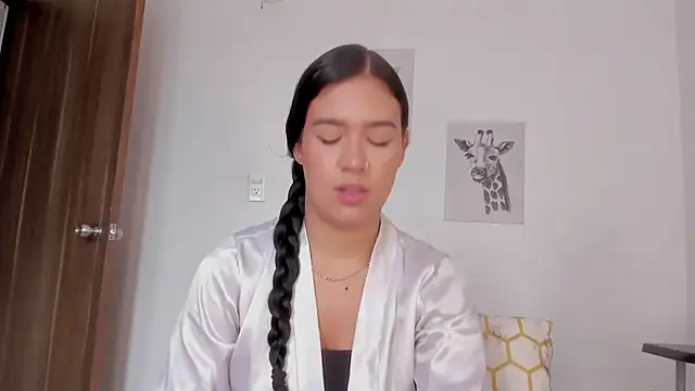 Hanna Risso online show from February 10, 6:01 pm