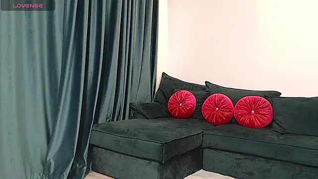 natasha-bigas online show from May 18, 7:52 pm