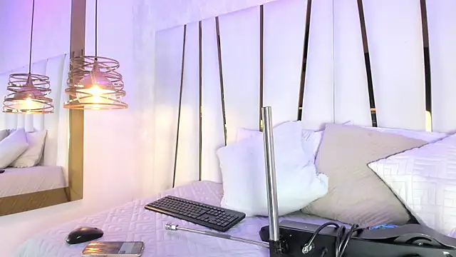 Snapshot of elena_mature chatting on May 25, 8:15 pm elena mature online show from May 25, 8:15 pm