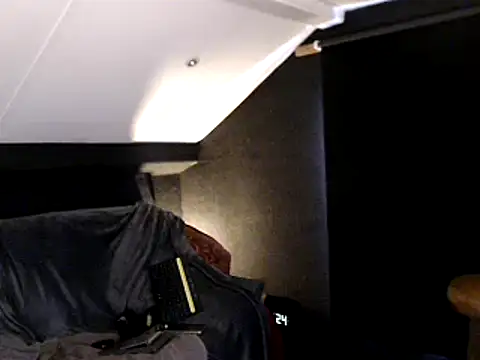 Snapshot of TheDogsBolloxXL chatting on December 8, 1:58 pm TheDogsBolloxXL online show from December 8, 1:58 pm